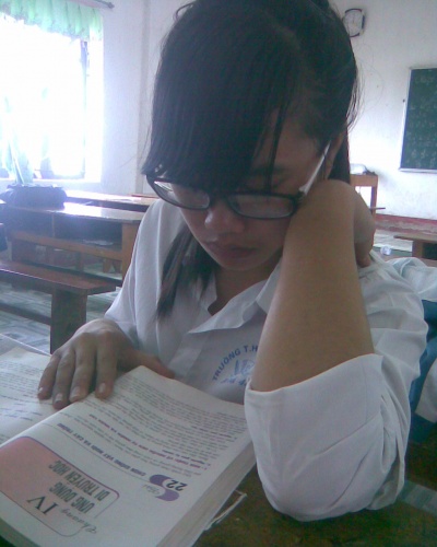 Trịnh hà Hot girl12a Thpt ta uyen (2011-2014)